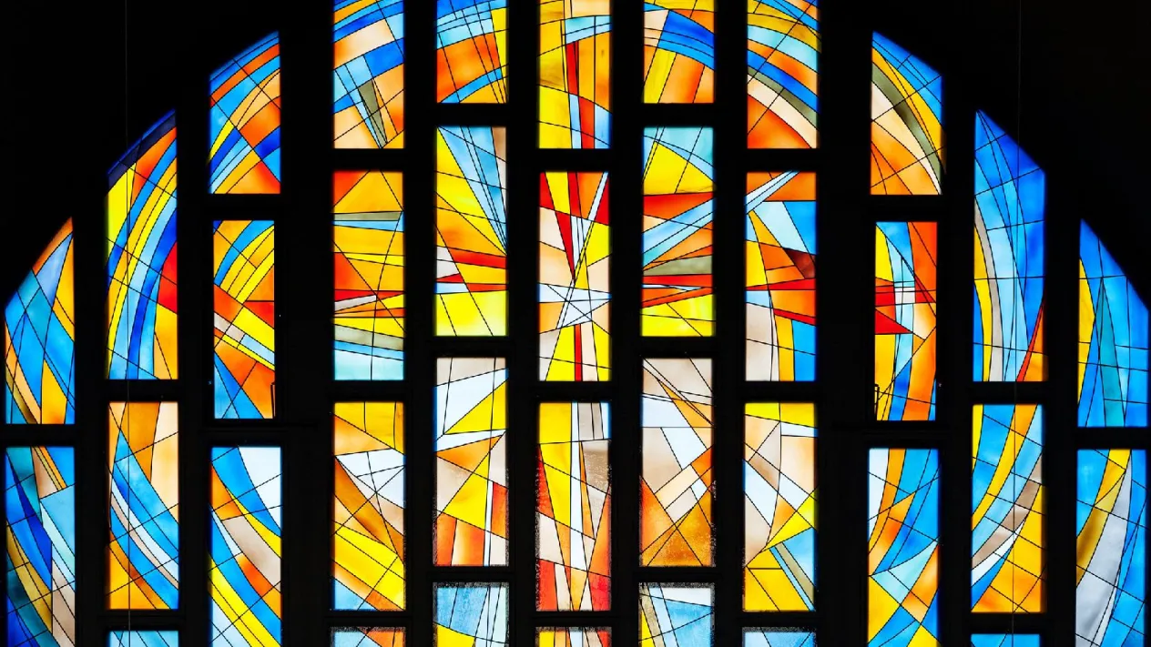 Kirchenfenster (Foto: Adelheid Jewanski)