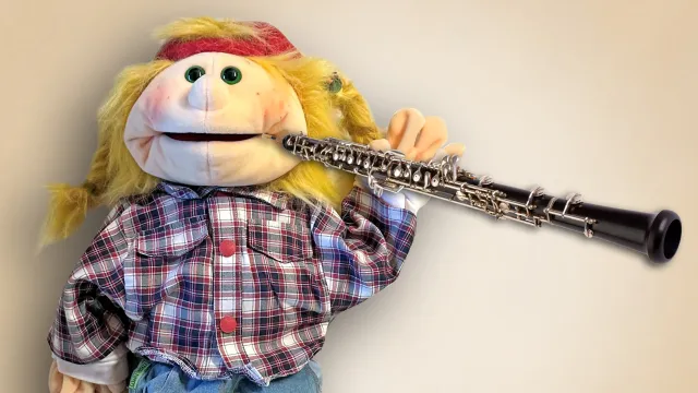 Sami mit Oboe (Foto: Jasmine Vollmer und Kolbgrafik) Sami mit Oboe (Foto: Jasmine Vollmer und Kolbgrafik)