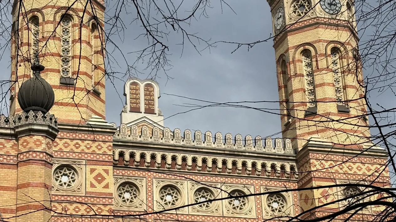 Kulturreisen (Foto: Simon Gebs) Kulturreisen — Dohány-Straße-Synagoge in Budapest (Foto: Simon Gebs)