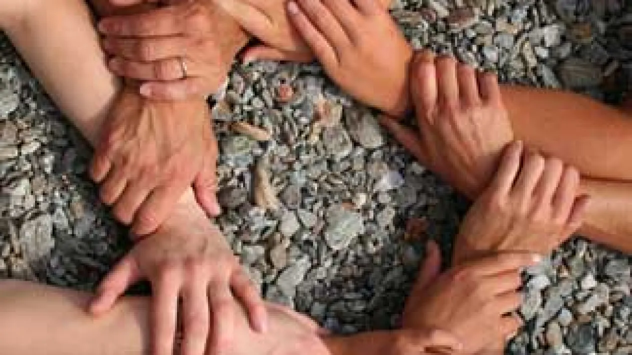 Hände (Foto: Sandra Osterwalder) Hände (Foto: Sandra Osterwalder)